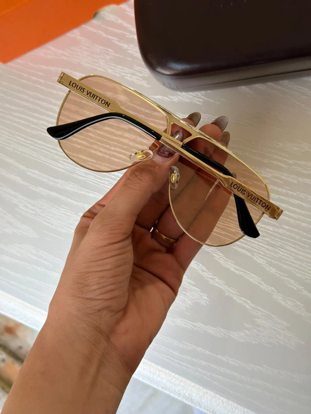 عینک وارداتی لویی ویتون (خلبانی) Louis Vuitton Conspiration Pilot (زرد)
