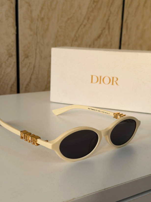 عینک آفتابی وارداتی دیور (لنز سافیلو UV400) کیفیت سوپر مستر Dior (شیری)