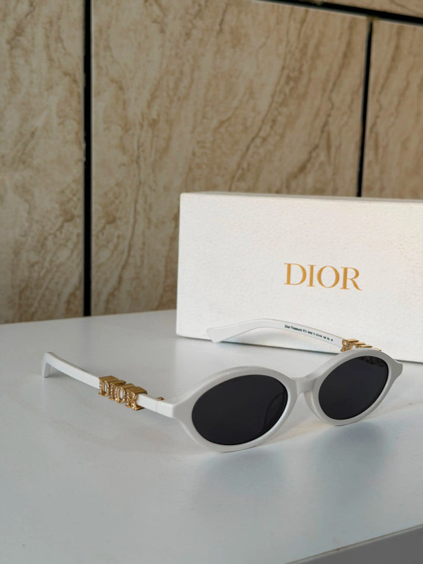 عینک آفتابی وارداتی دیور (لنز سافیلو UV400) کیفیت سوپر مستر Dior (سفید)