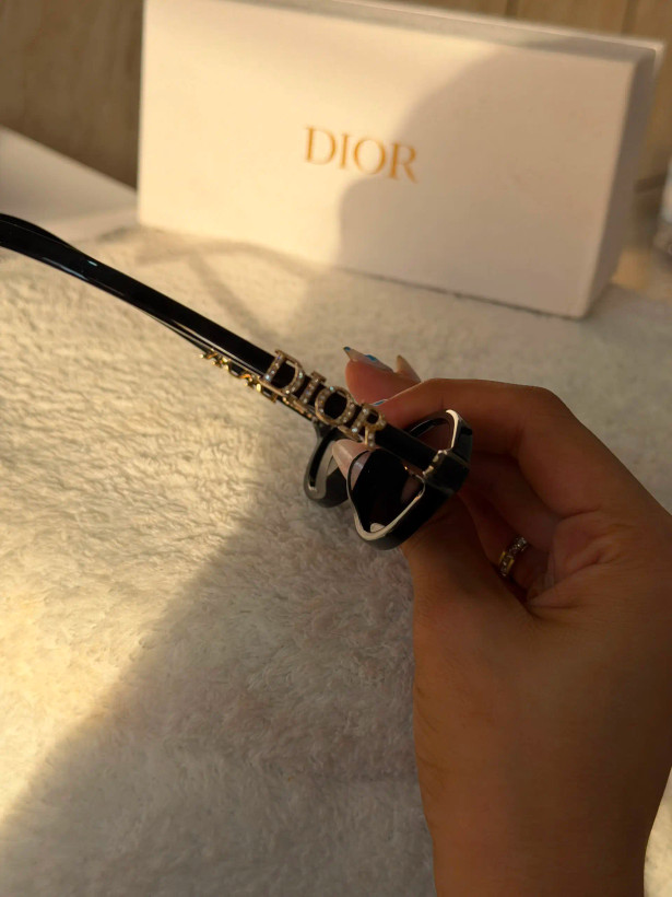 عینک آفتابی وارداتی دیور (لنز سافیلو UV400) کیفیت سوپر مستر Dior (مشکی)