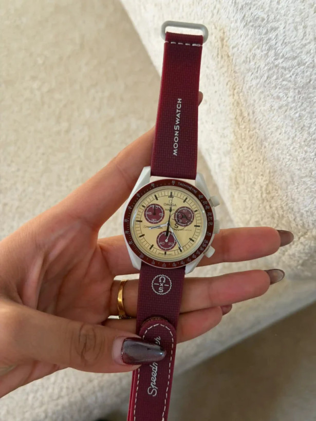 ساعت وارداتی امگا سواچ (مون سواچ) Omega Swatch MoonSwatch (زرشکی)