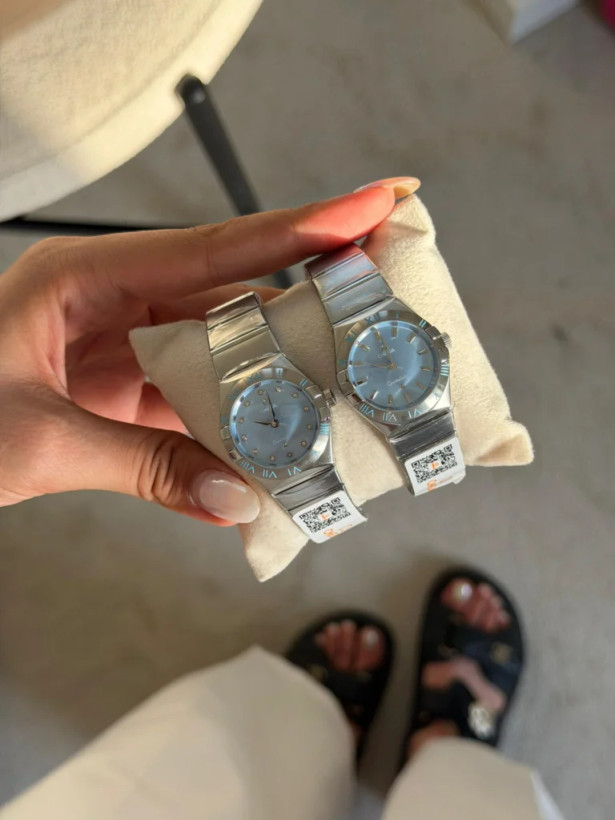 ساعت وارداتی (موتور ژاپن) امگا کانسلیشن Omega Constellation زنانه (آبی نگینی)