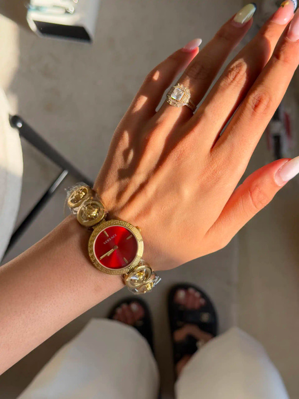 ساعت وارداتی ورساچه زنانه موتور ژاپن Versace (قرمز)