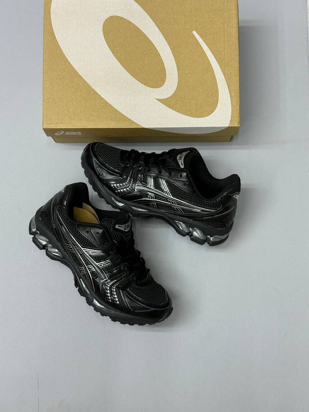 کفش کتانی وارداتی مردانه و زنانه رانینگ اسیکس زنانه مدل ASICS Running (مشکی نقرهای)