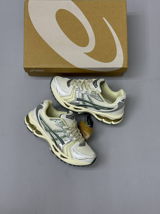 کفش کتانی وارداتی مردانه و زنانه رانینگ اسیکس زنانه مدل ASICS Running ( نقرهای کرم سبز)