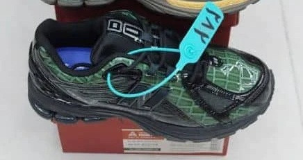 کفش کتانی وارداتی نیو بالانس New Balance 1906R (سبز مشکی)