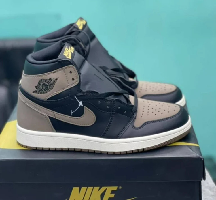 کفش کتانی وارداتی نایک Nike ایر جردن Nike Air Jordan 1 (مشکی قهوه ای)