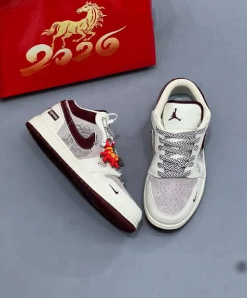 کفش کتانی وارداتی نایک Nike ایر جردن لو طرح تراویس اسکات (قرمز تیره)