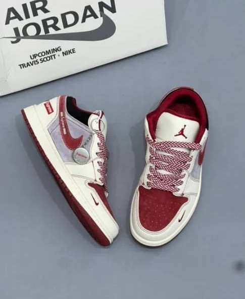 کفش کتانی اسپرت زنانه نایک Nike ایر جردن لو طرح تراویس اسکات (قرمز)