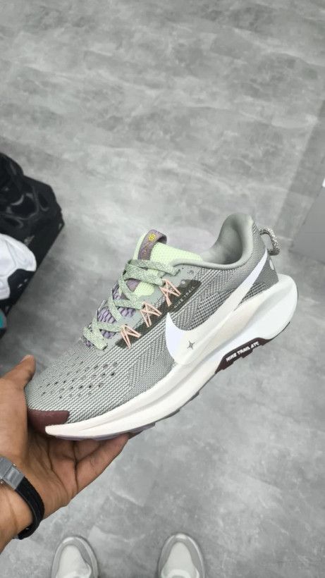 کفش کتانی وارداتی زنانه رانینگ تریل نایک Nike مدل زوم ایکس اولترا فلای (طوسی)