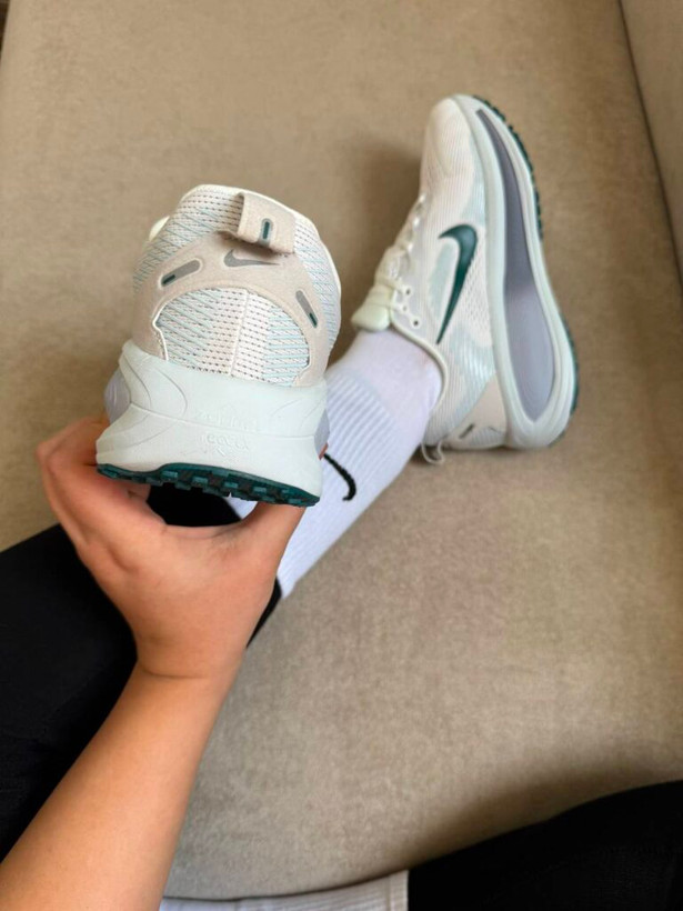 کفش کتانی وارداتی زنانه تخصصی رانینگ نایک مدل زوم ایکس Nike ZoomX (سفید سبز)