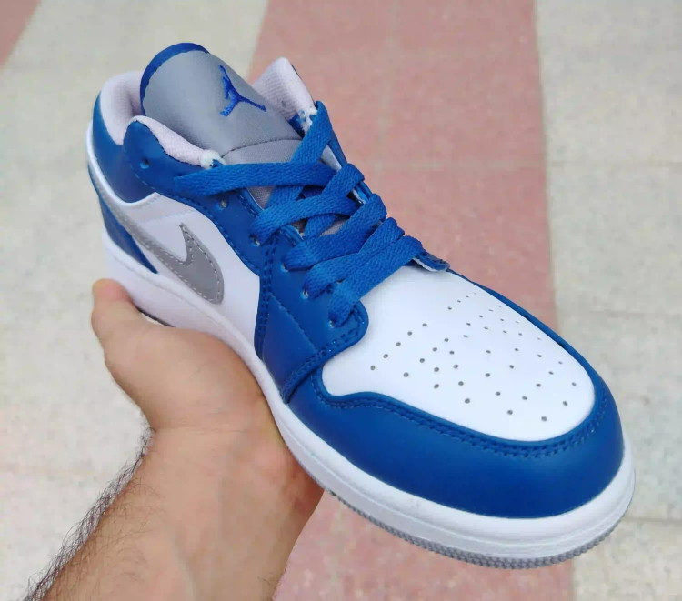 کفش وارداتی نایک ایر جردن1 ( Nike Air jordan1 ) آبی سفید طوسی