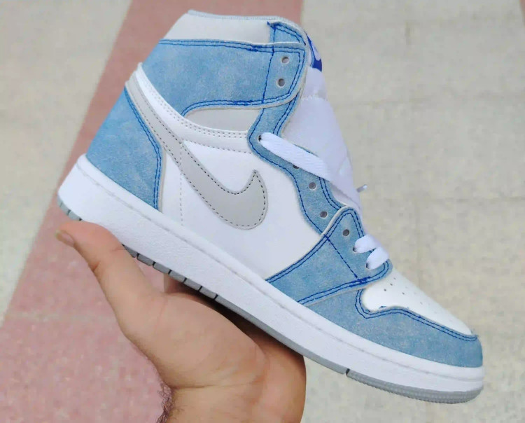 کفش وارداتی نایک ایر جردن1 های تاپ Nike Air Jordan1 High Top آبی سفید
