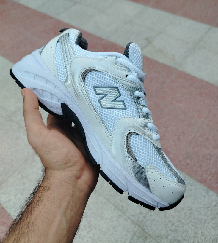 کفش وارداتی نیوبالانس 530 New Balance سفید نقره ای