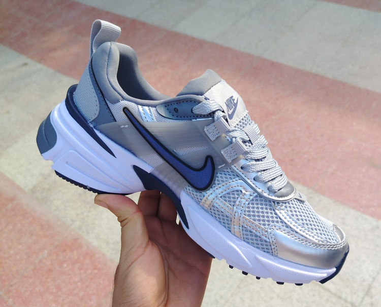 کفش وارداتی نایک وی تو کی Nike V2K نقره ای طوسی سرمه ای