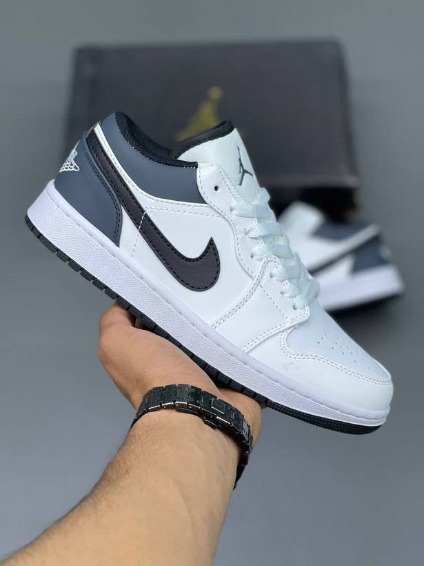 کفش وارداتی کتانی مردانه طرح Air Jordan Low