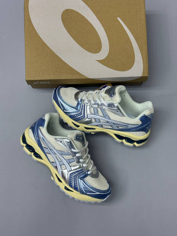 کفش کتانی وارداتی مردانه و زنانه رانینگ اسیکس زنانه مدل ASICS Running ( نقرهای کرم آبی)