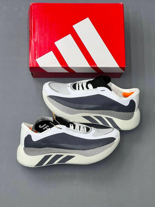 کفش کتانی وارداتی مردانه آدیداس مدل Adidas Hyperboost (سفید مشکی)