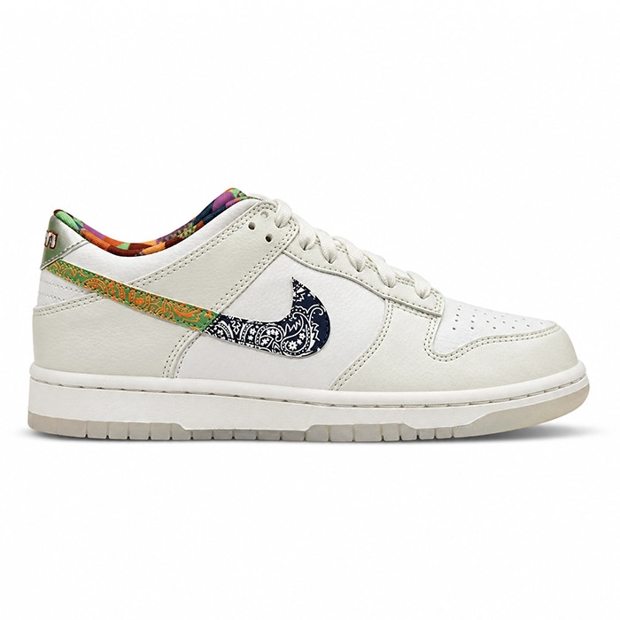 کفش کتانی وارداتی نایک دانک لو مردانه Nike Dunk Low طرح باندانا (کرم روشن طرحدار)
