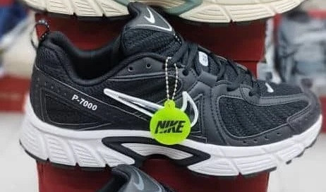 کفش کتانی وارداتی نایک Nike P-7000 (مشکی سفید)