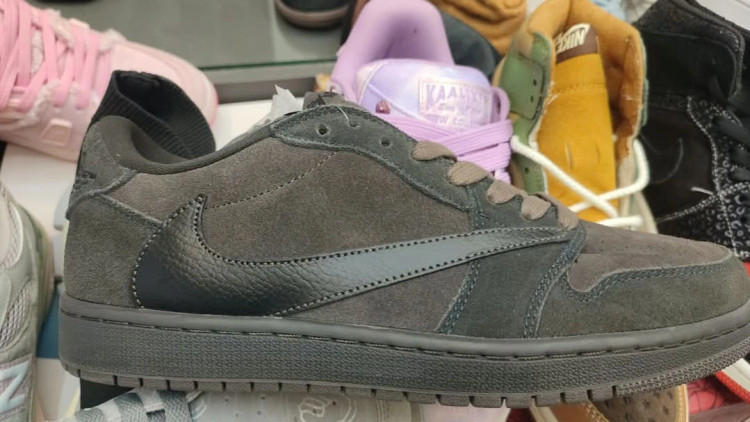 کفش کتانی وارداتی اسپرت مردانه نایکی ایر جردن لو Nike Air Jordan (مشکی مات)