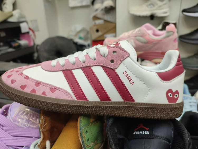 کفش کتانی وارداتی اسپرت و کژوال زنانه آدیداس سامبا Adidas Samba (قرمز سفید)