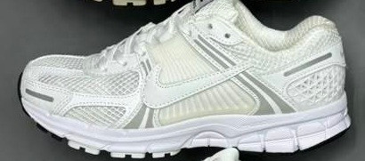 کفش وارداتی زنانه راحتی نایک زوم وومرو ۵ Nike Zoom Vomero 5 (سفید)